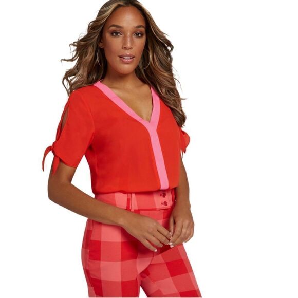 New! New York & Company Red Top With Pink Trim Sz M - Picture 1 of 7